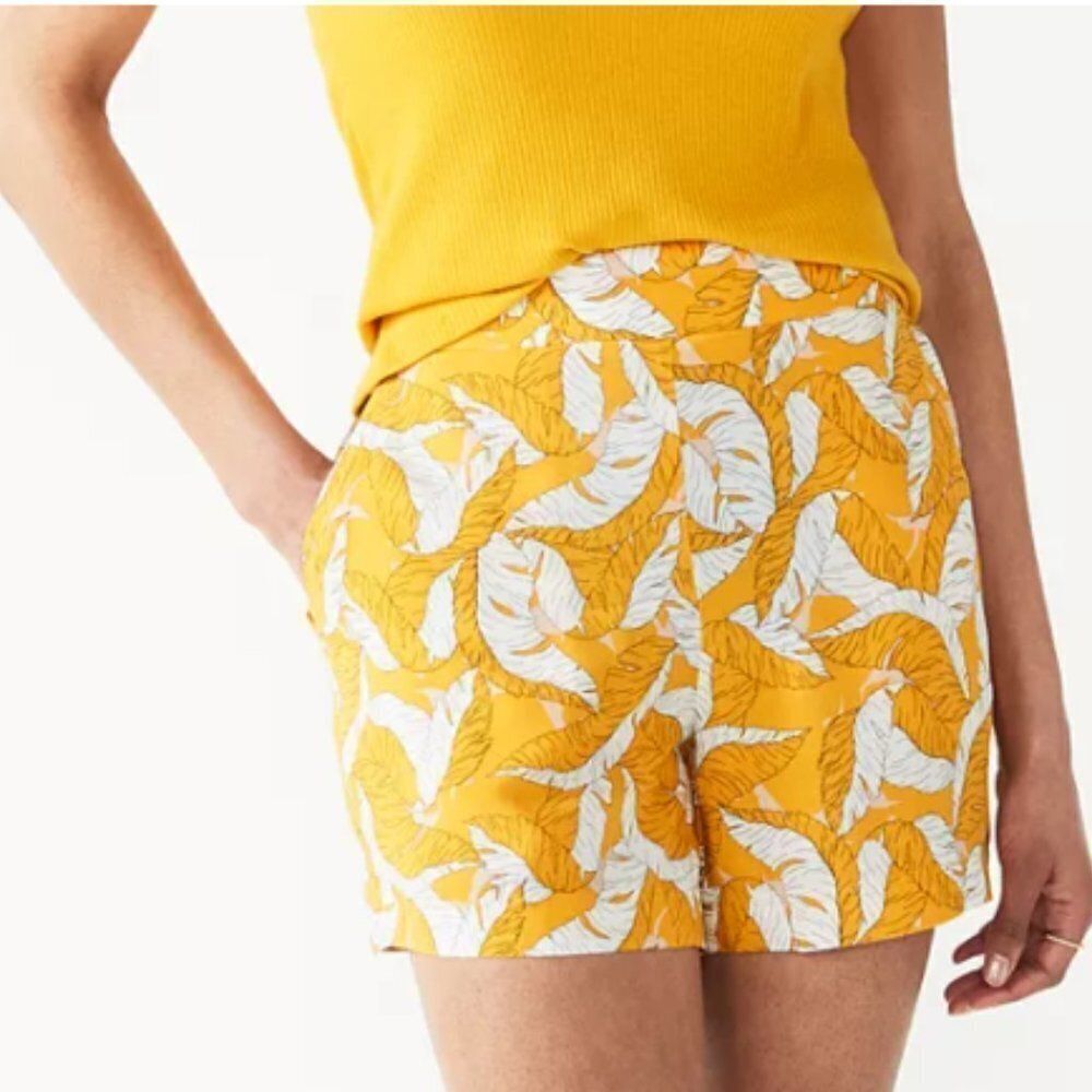 NEW NINE‎ WEST Women's Nine West Soft  Yellow Shorts